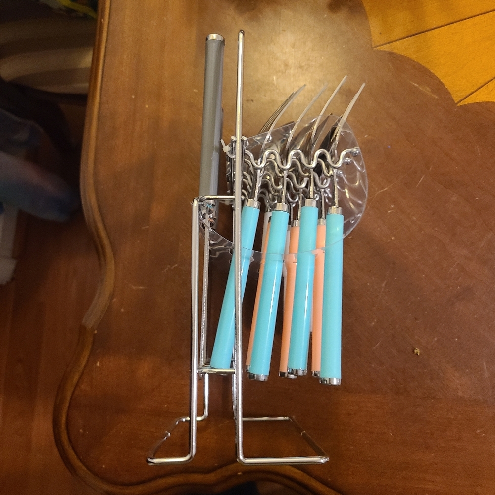 17pc Flatware Set with Storage Rack NEW - Picture 3 of 5